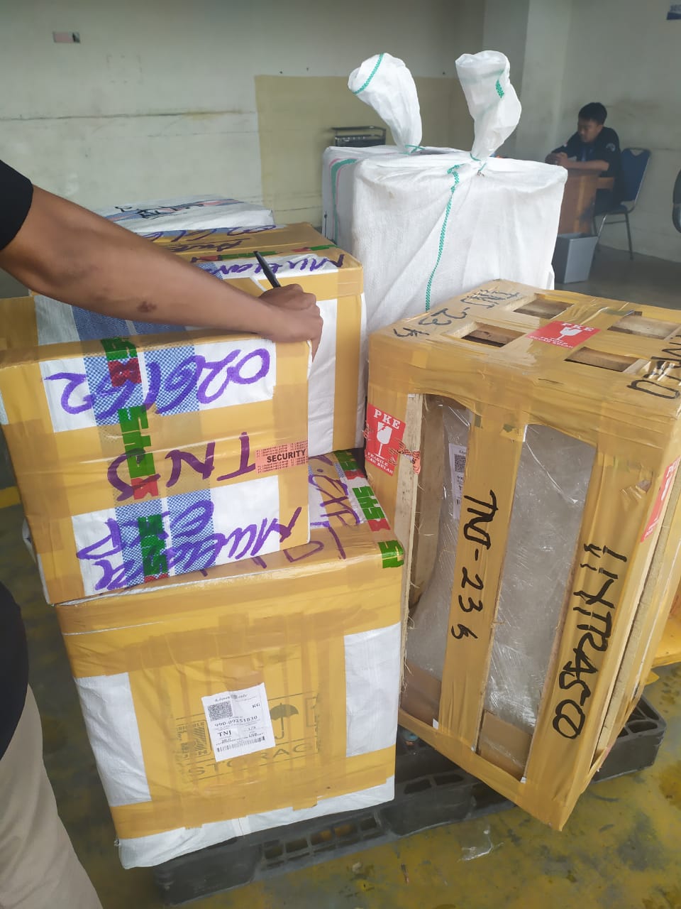 Handling Via Udara By Jakarta Tjuan Kab Bintan ,Prov Kep Riau